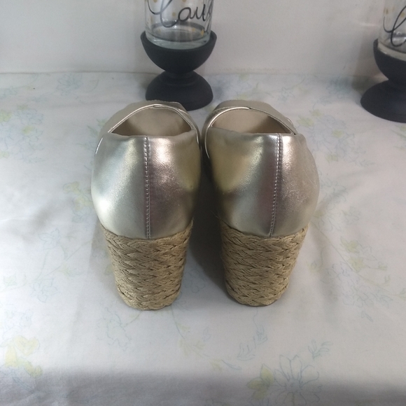 Chaos in Women's shoes Sz 9B - Picture 2 of 7